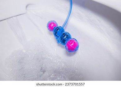 Toilet cleaner and deodorizer_thumbnail_1